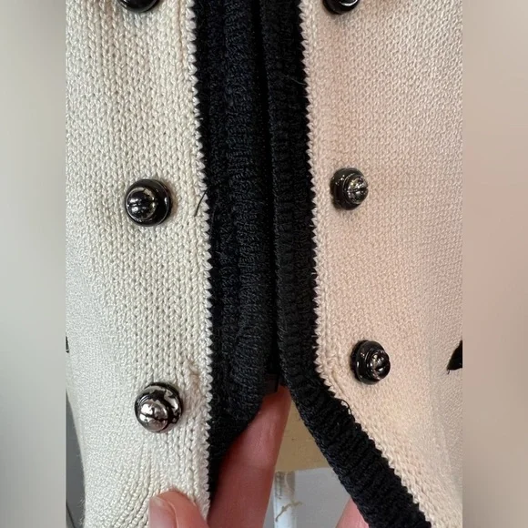 St. John Collection Santana Knit
Jacket in Vanilla/Black - Picture 5 of 11